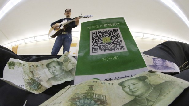 Street Musician takes WeChat Pay