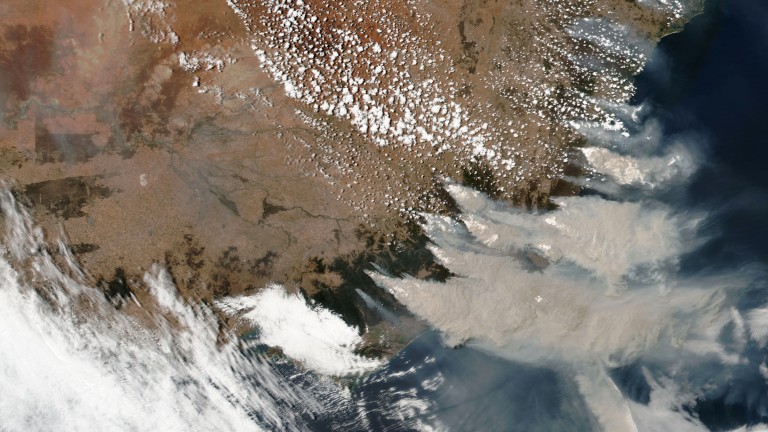 Satellite images over southeastern Australia show where wildfires are burning