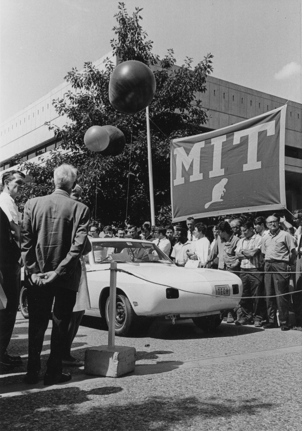 Electric car at MIT ceremony