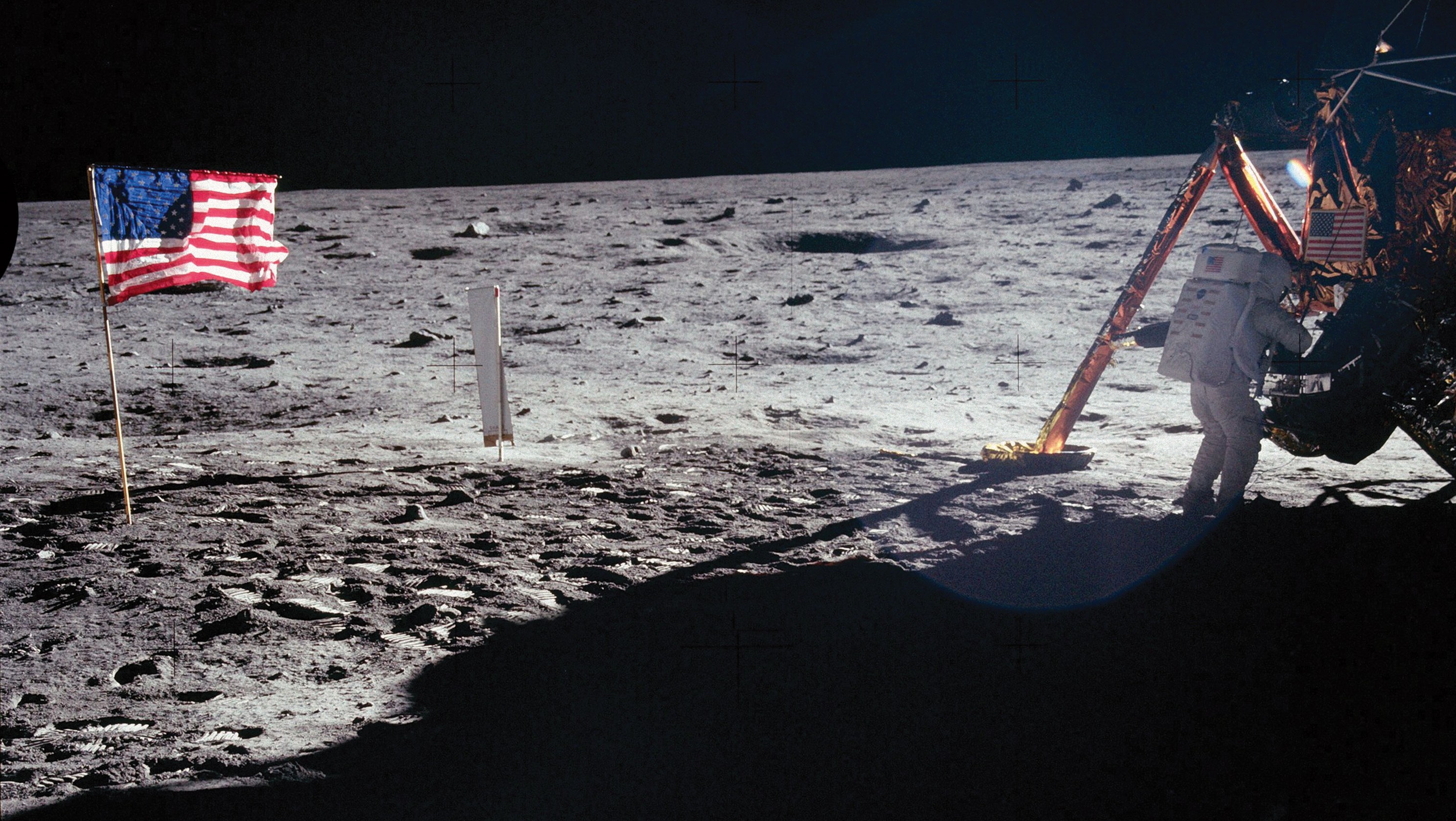 Каком году первый человек ступил на луну. Армстронг на Луне. Аполлон 17 последние люди на Луне.