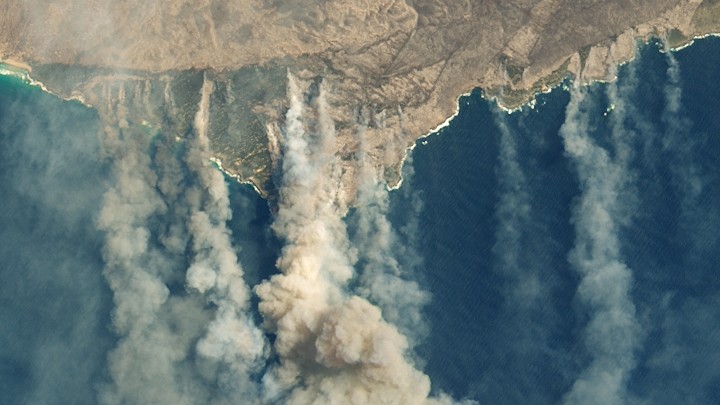 Fires on Australia’s Kangaroo Island have produced thick clouds of smoke.