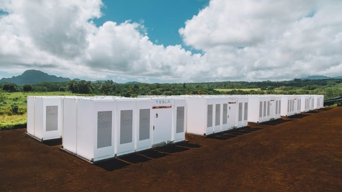 Telsa's grid battery plant in Kauaʻi, Hawaii.