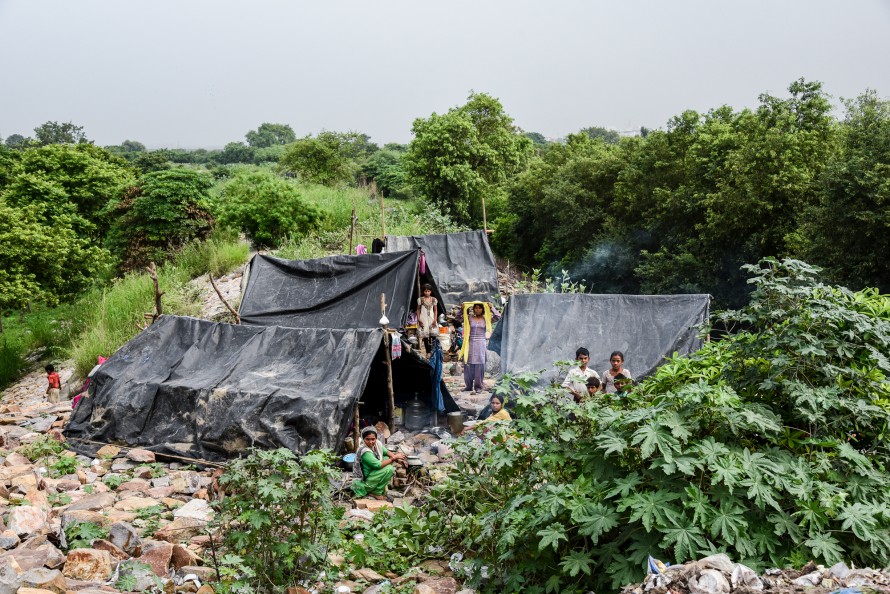 Image of a makeshift tent city on the Yamuna river