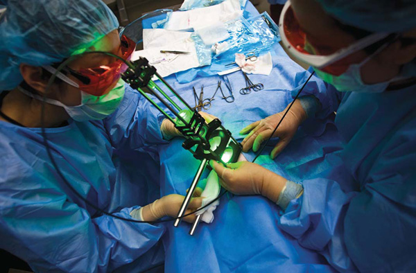 How Lasers Can Heal Surgeons Incisions MIT Technology 